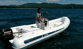 AZURA 550 SEMIRRÍGIDA