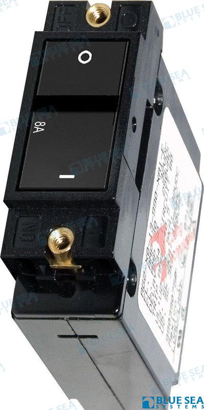 INT. MAGNETICO "A"  1 P. FLAT  8A